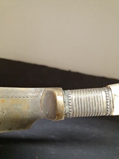 Antique Mother of Pearl fish knives