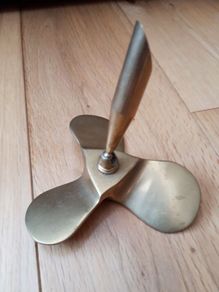Vintage Nautical Brass Ships Propeller Desks Pen Holder ( Paper Weight  )