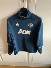 Manchester United top jersey