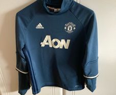 Manchester United top jersey