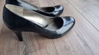 Naturalizer black high heels