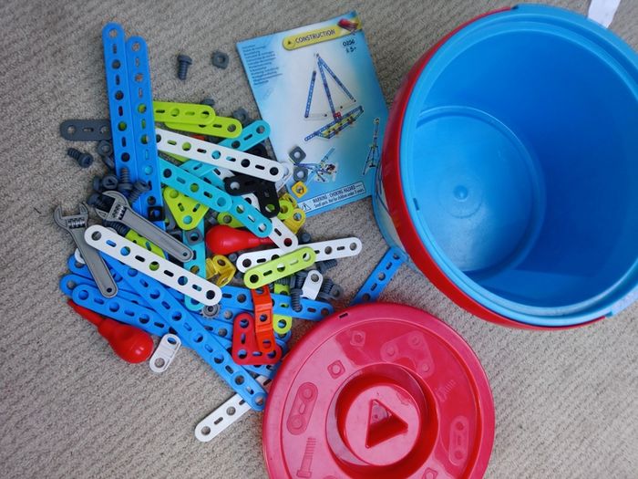 Meccano Construction set age 5 over 100 pieces