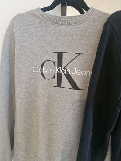 Calvin Klein Sweatshirt x 2