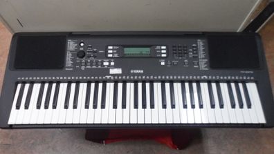 Yamaha PSR-E373 Keyboard