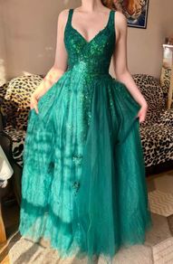 Debs Dress / TY Ball dress / Prom Dress - Stunning Peacock Green Debs TY Ball Dress - Size (6-8)