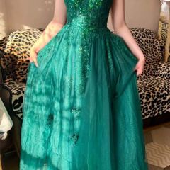 Debs Dress / TY Ball dress / Prom Dress - Stunning Peacock Green Debs TY Ball Dress - Size (6-8)
