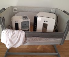 Baby cot +feeding accessories