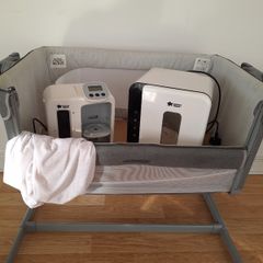 Baby cot +feeding accessories
