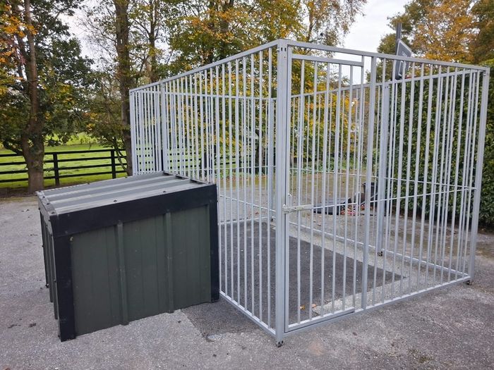 Dog kennel and dog run