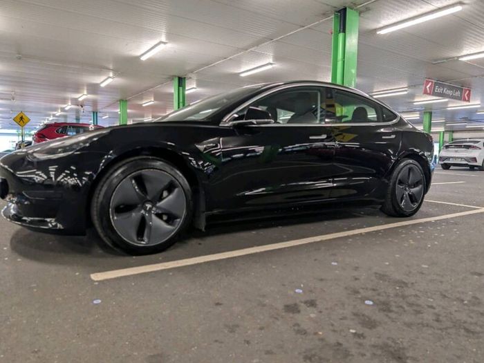 Tesla Model 3 RWD (2 year Tesla Warranty)