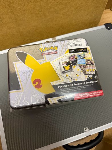 Pokemon Celebrations Collectors Chest - 25th Anniversary