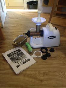 Juicer , Lexen live enzyme juicer