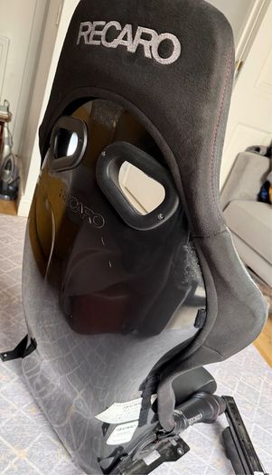 Recaro RS-G Bucket Seat