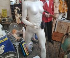 Running Female Mannequin