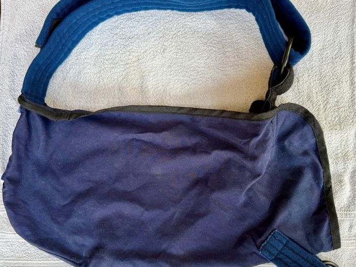 Actimove , Arm sling / shoulder support , one size fits all