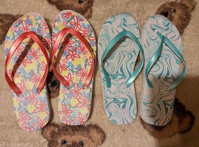 Flip flops size 3/4