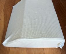 Large leg elevating pillow