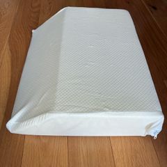 Large leg elevating pillow