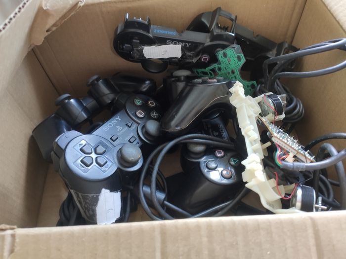 5 faulty PS2 controllers