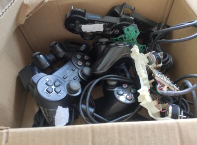 5 faulty PS2 controllers