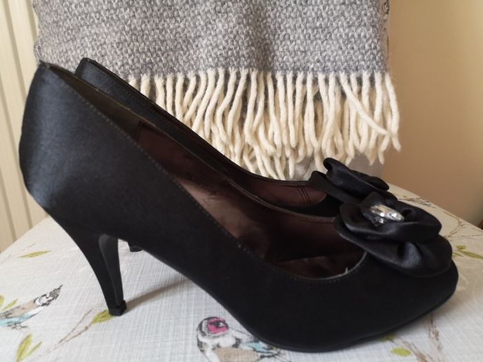 Lunar dressy black court shoes with matching bag, BNIB