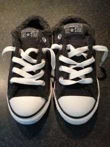 Black fleece lined converse