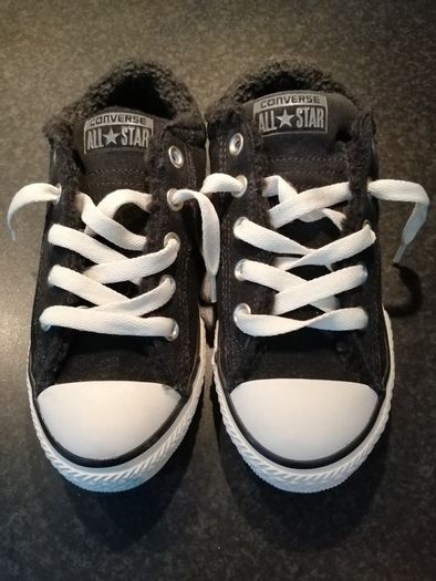 Black fleece lined converse