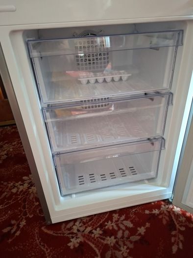 Beko fridge freezer frost free
