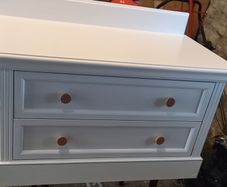 Chest of drawers lowboy