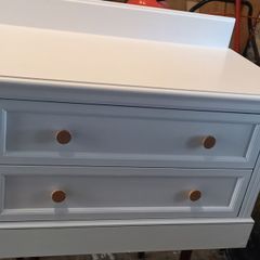 Chest of drawers lowboy