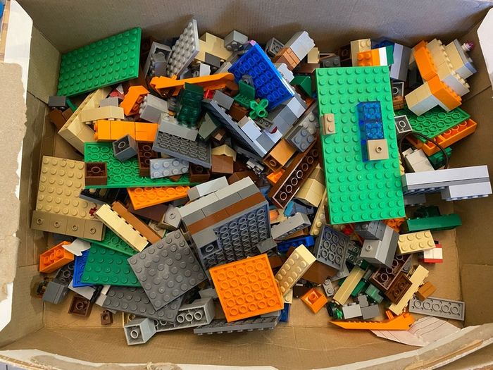 Lego Minecraft Crafting Box Set 21116