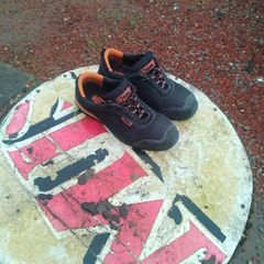 steel toe runners ....size 5