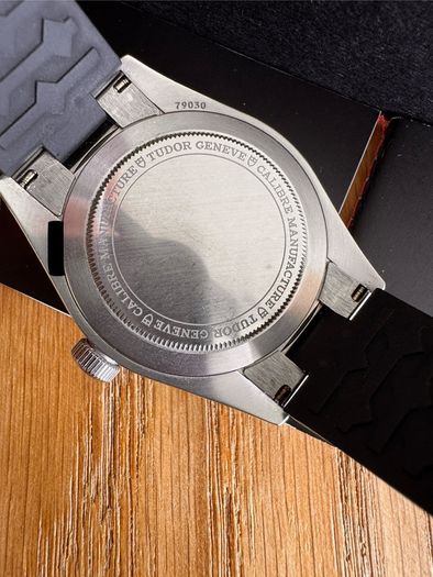 Tudor Black Bay 58 - bracelet, rubber and NATO