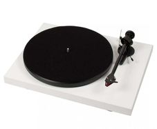 Pro-Ject Debut Carbon EVO Turntable w/ 2M Bronze stylus