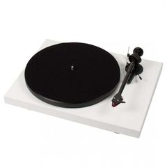 Pro-Ject Debut Carbon EVO Turntable w/ 2M Bronze stylus