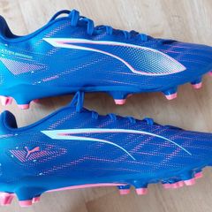 PUMA adult soccer trainers
