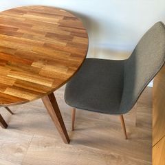 Dining Room Table and Chairs