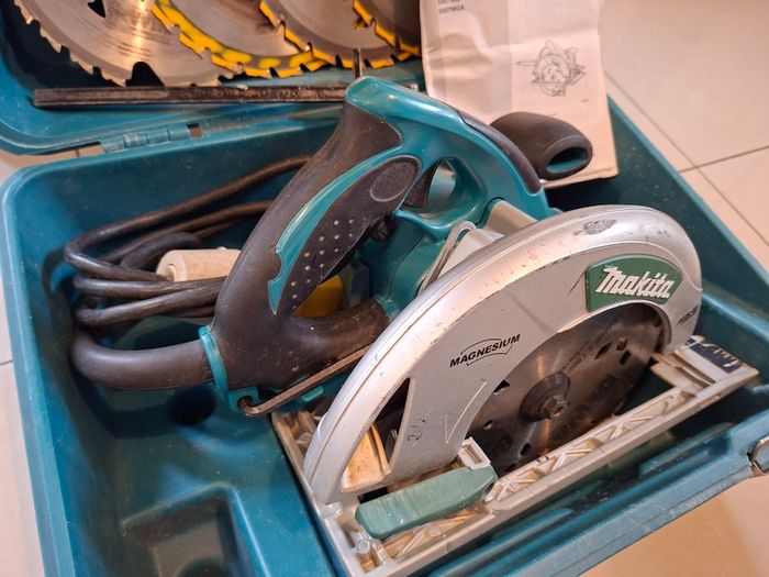 Makita 5007MGA Magnesium 185mm Circular Saw 110v