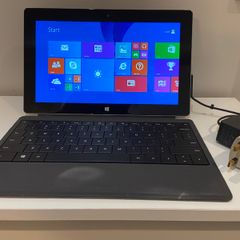 Microsoft Surface RT 32GB + Keyboard Cover + Charger + Sleeve