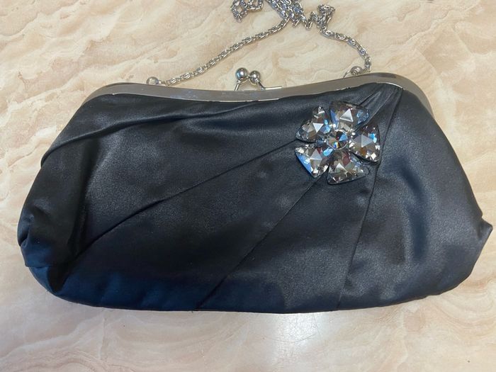 Black clutch