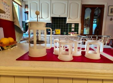 Bodum French Press (cafetiere) with four matching mugs
