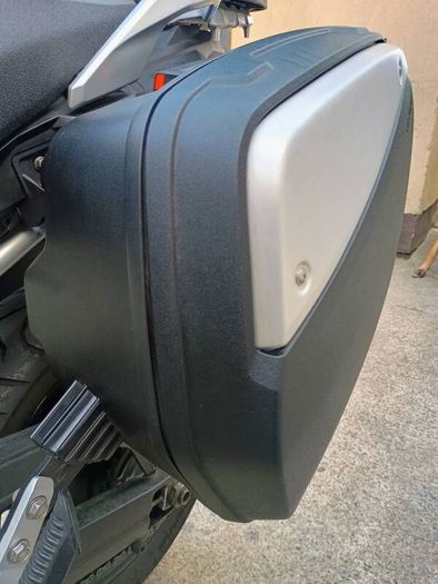 Suzuki V Strom OEM panniers