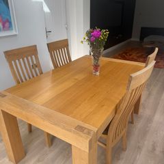Extendable Table and Chairs