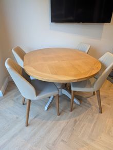 Round table (extendable)