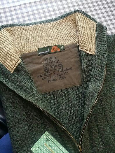 mens zipped jacket army green