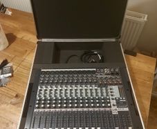 Soundcraft EFX12 Mixing Desk Mixer & Case