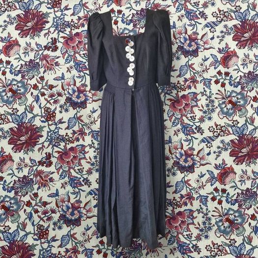 VINTAGE Portrait of a Lady on Fire black linen dress mother of pearl buttons full dirndl skirt 18th-century Made in Austria M medium