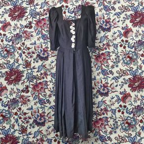 VINTAGE Portrait of a Lady on Fire black linen dress mother of pearl buttons full dirndl skirt 18th-century Made in Austria M medium