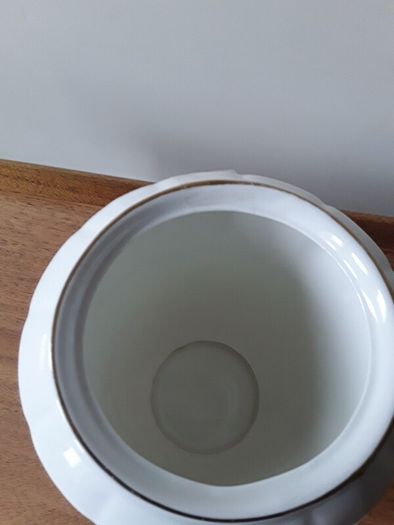 ceramic biscuit jar