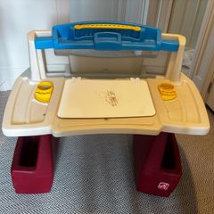 Step 2 Art Activity Desk